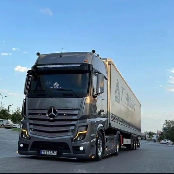MERCEDES-BENZ